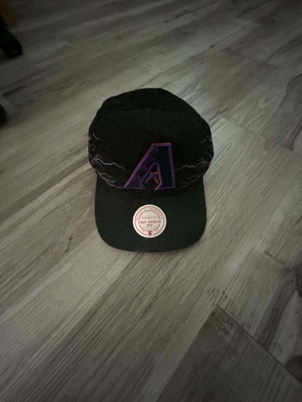 Mitchell & Ness MLB Arizona Diamondbacks Lightning Pro Pinch Snapback Hat
